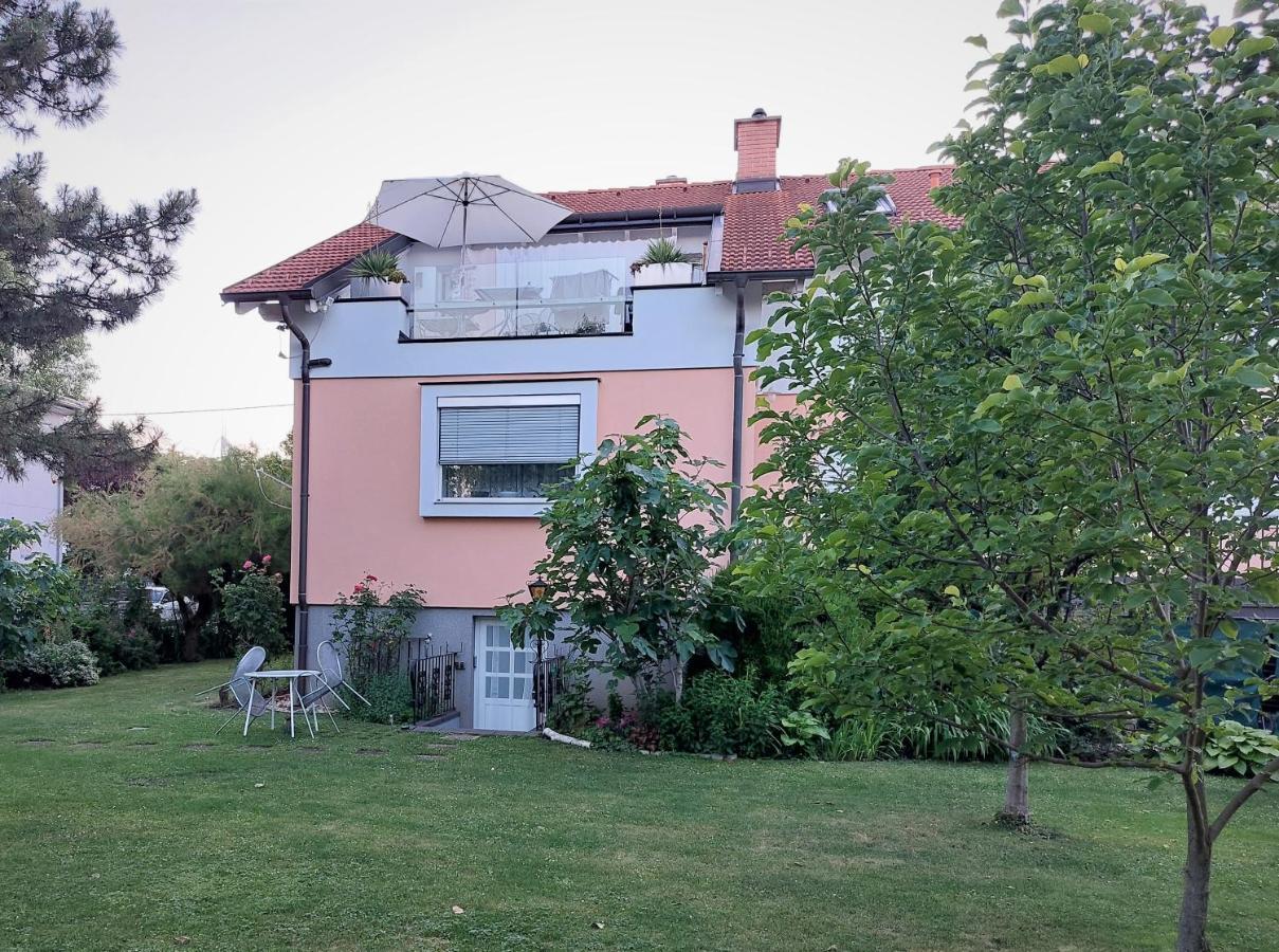 An Der Donau Apartment *
